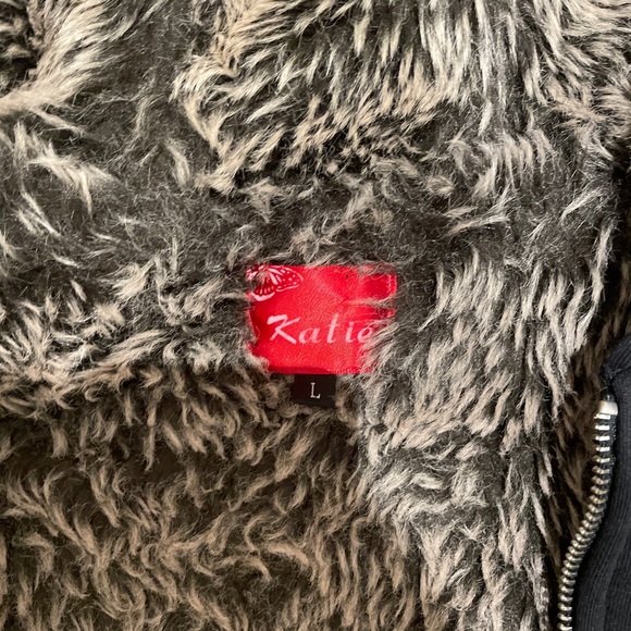 Warm comfy black jacket - Picture 2 of 3